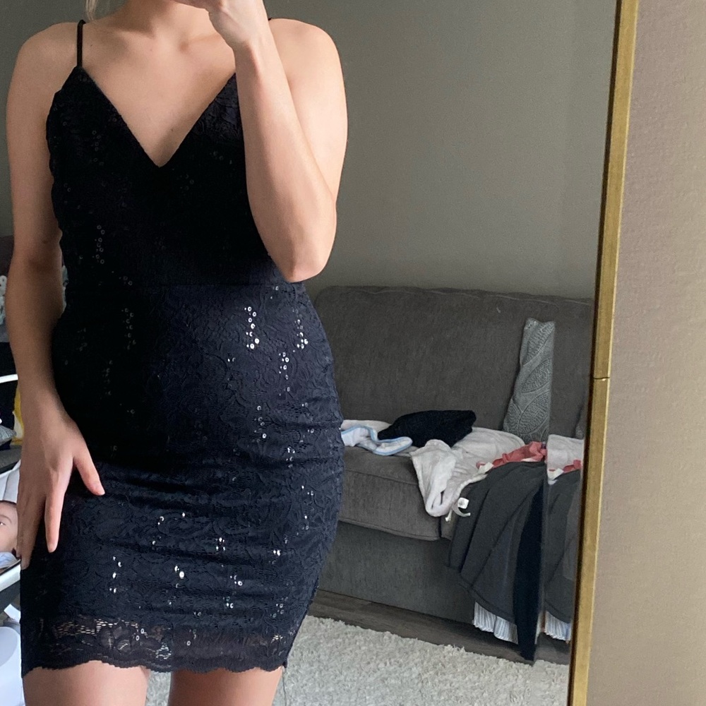 BLACK SEQUINS DRESS